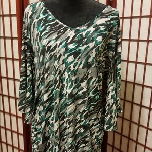 Green print with split sleeves-B150
